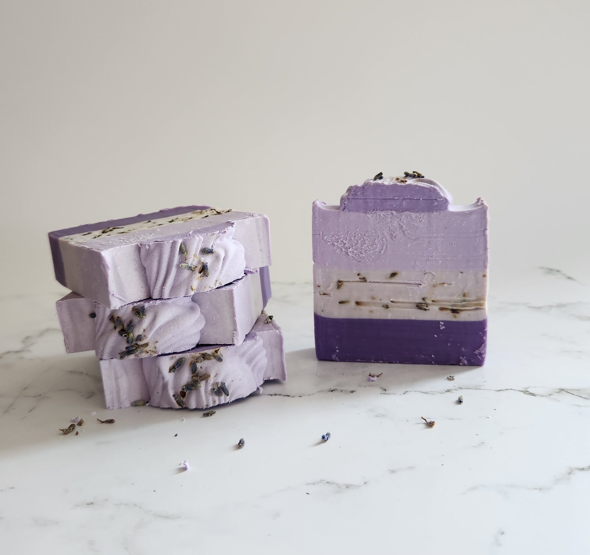 Savon Lavande exfoliant avec fleurs
